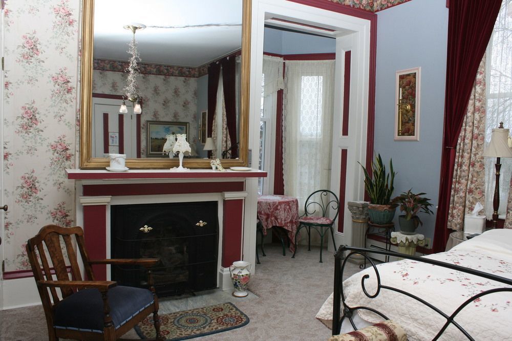 The Gridley Inn B&B Уотерлу Экстерьер фото
