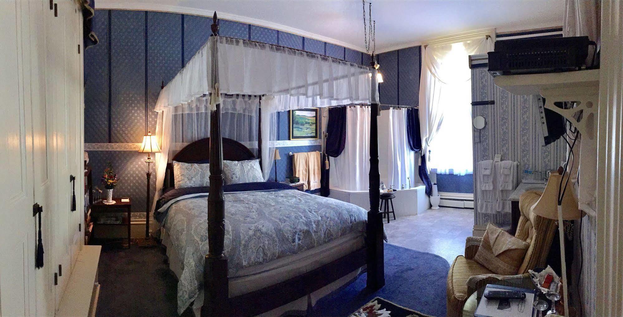 The Gridley Inn B&B Уотерлу Экстерьер фото